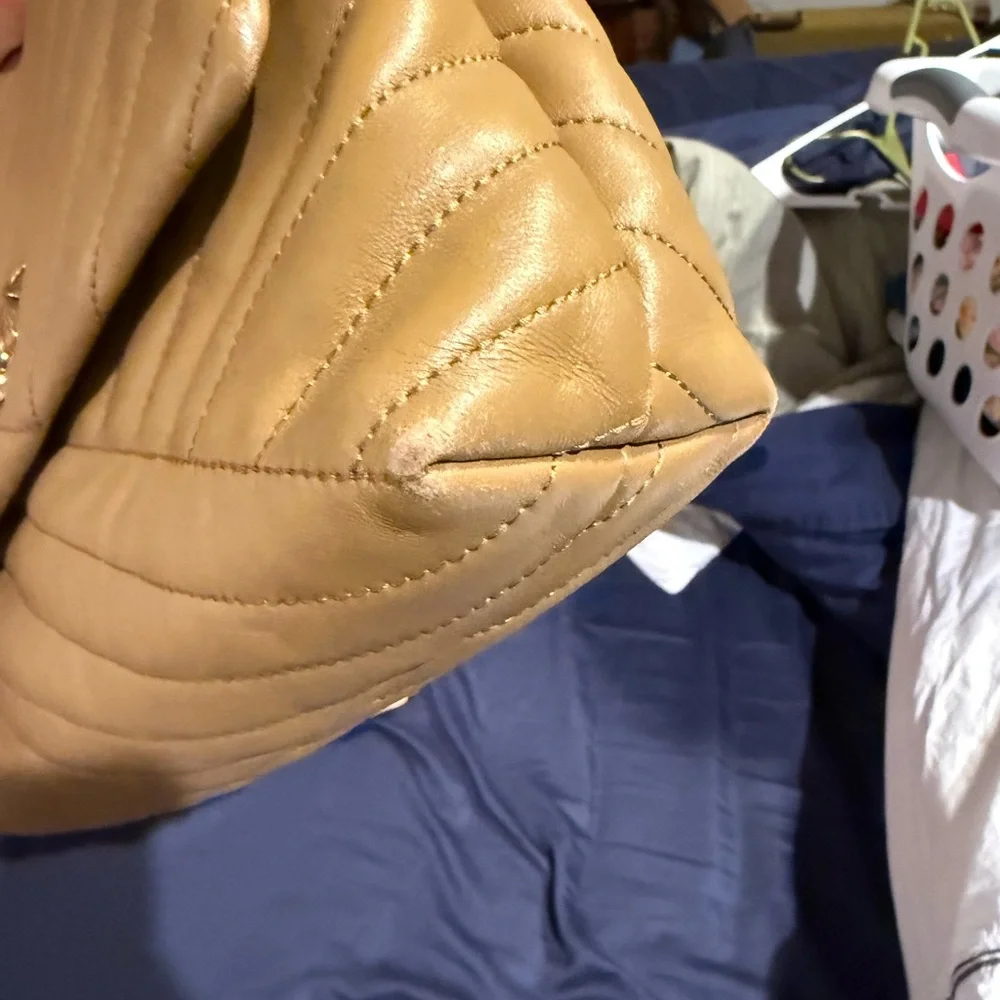 Tory Burch Kira Leather Shoulder Bag in Camel